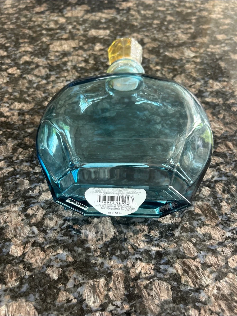 ASHLAND 26 OZ GLASS DECANTER WITH STOPPER NWT